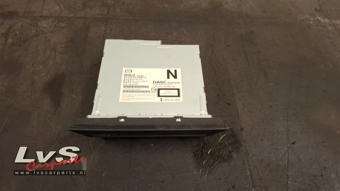 Mazda 2 CD player