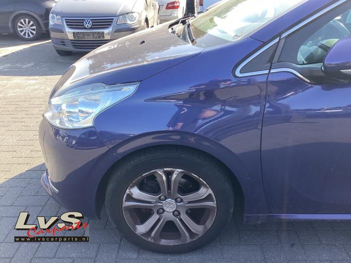 Peugeot 208 Aile avant gauche