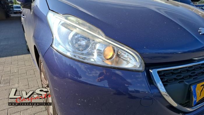 Peugeot 208 Phare droit