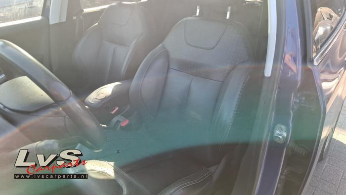Peugeot 208 Kit revêtement (complet)