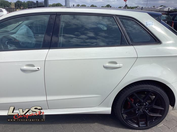 Audi A3 Portier 4Deurs links-achter