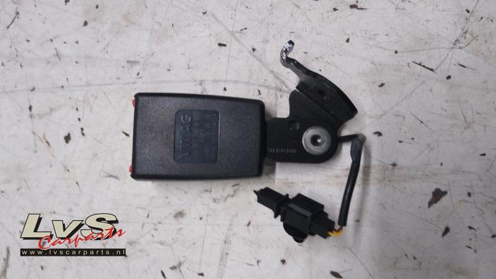 Volkswagen UP Insertion ceinture de sécurité arrière gauche