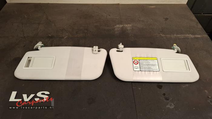 Fiat 500L Zonneklep set