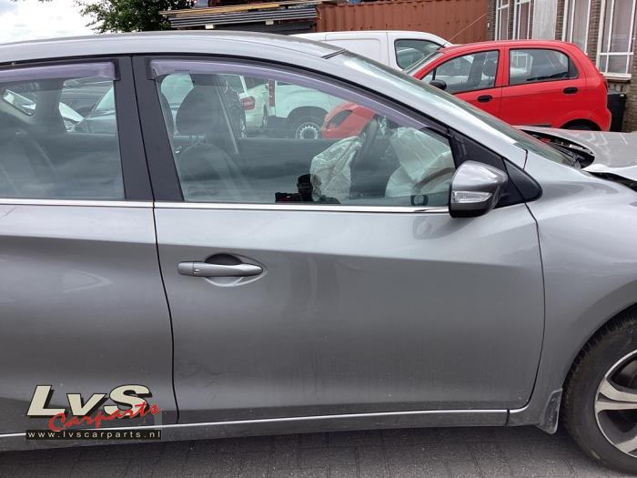 Nissan Pulsar Portier 4Deurs rechts-voor