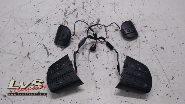 Fiat 500X Steering wheel switch