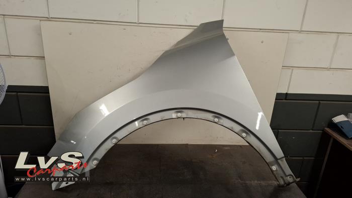 Nissan Qashqai Front wing, left