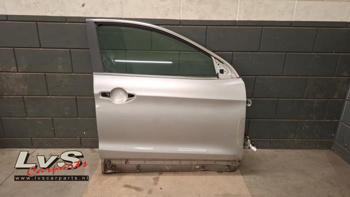 Nissan Qashqai Front door 4-door, right