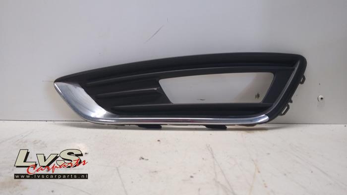 Ford Focus Plaque de protection feu antibrouillard gauche