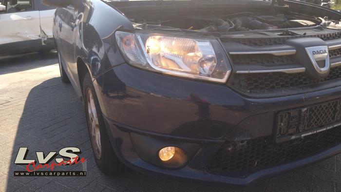 Dacia Logan Phare droit