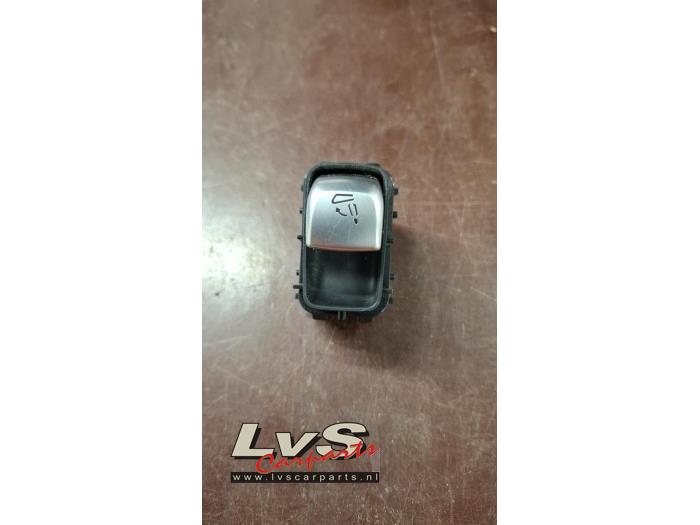 Mercedes C-Klasse Backrest release handle