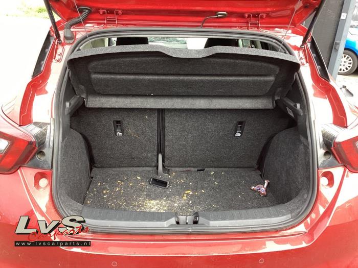 Nissan Micra Hoedenplank