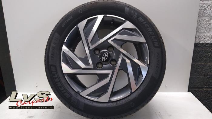 Hyundai I20 Wheel + tyre