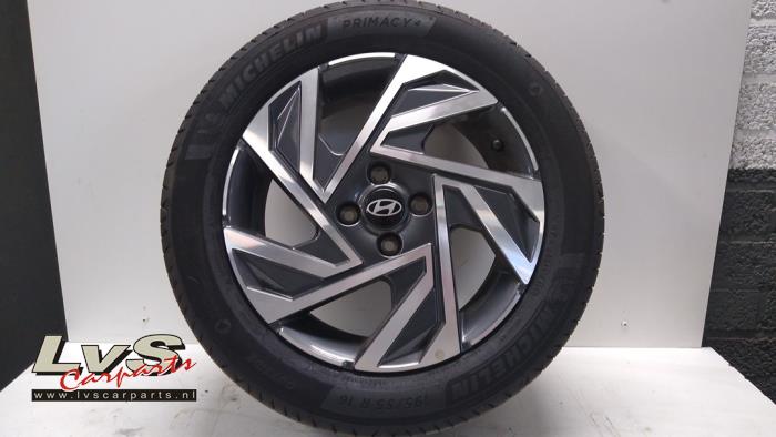 Hyundai I20 Wheel + tyre
