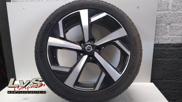 Nissan Qashqai Wheel + winter tyre