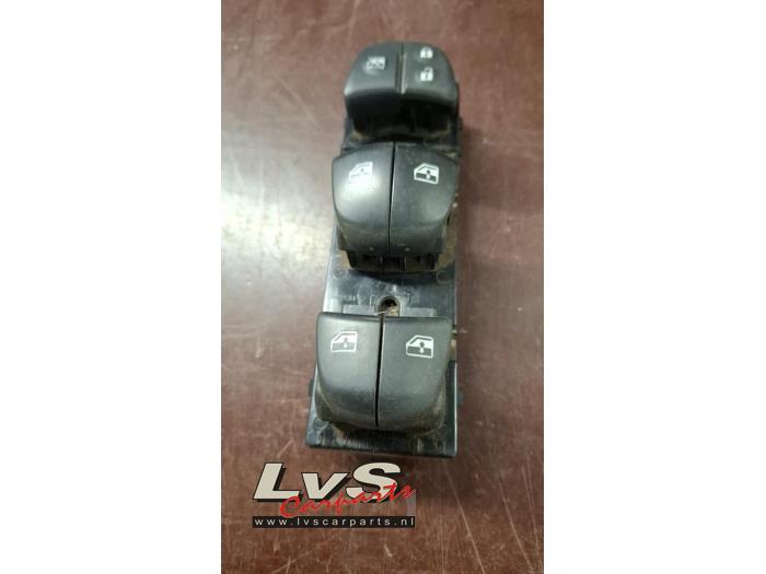 Nissan Qashqai Electric window switch