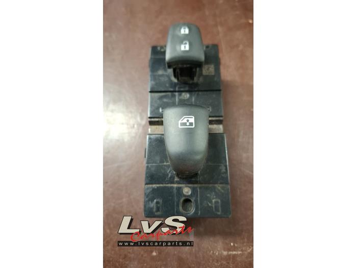 Nissan Qashqai Electric window switch