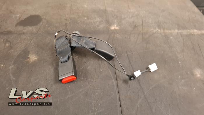 Opel Crossland X Rear seatbelt buckle, right
