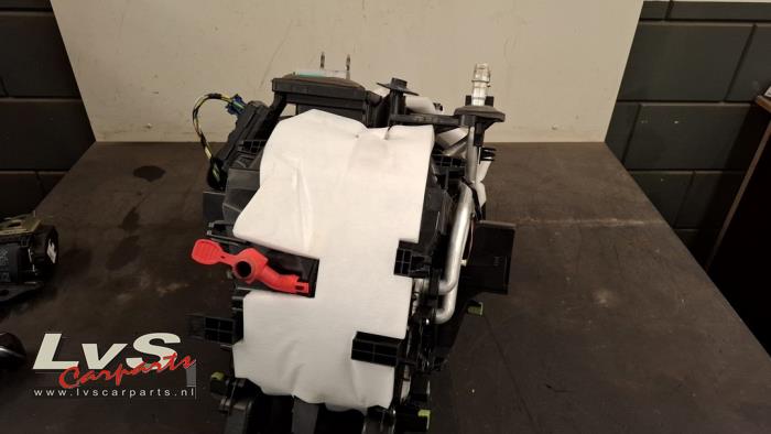 Opel Crossland X Heater housing