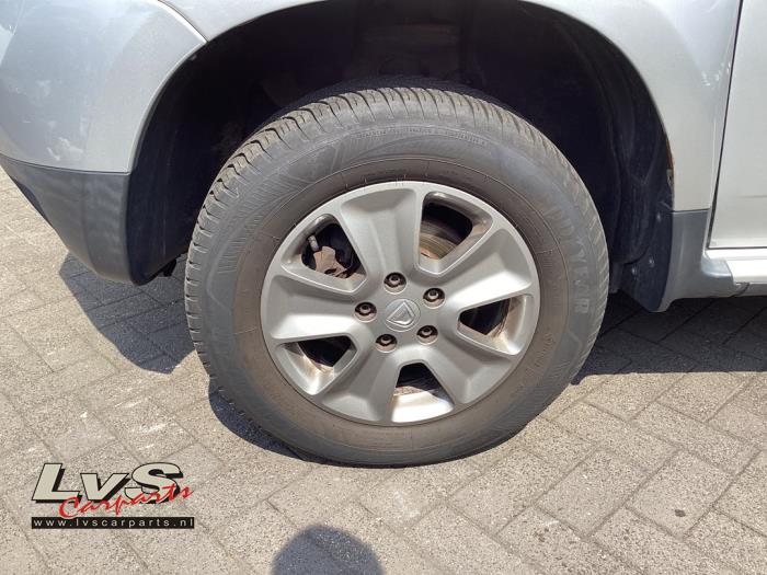 Dacia Duster Velgen set + banden