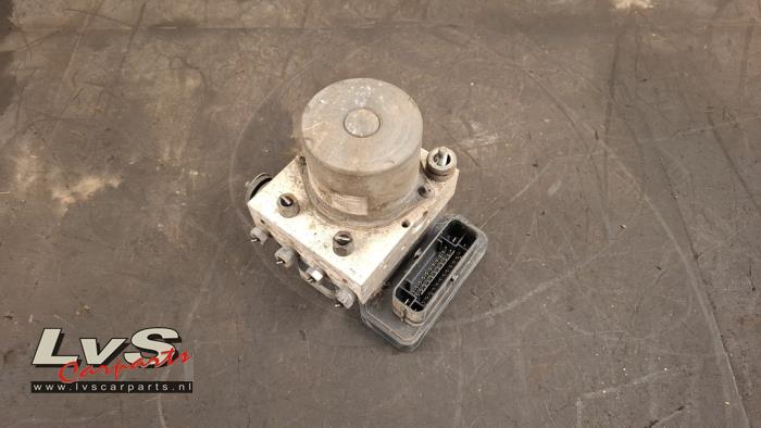 Opel Crossland X ABS pump