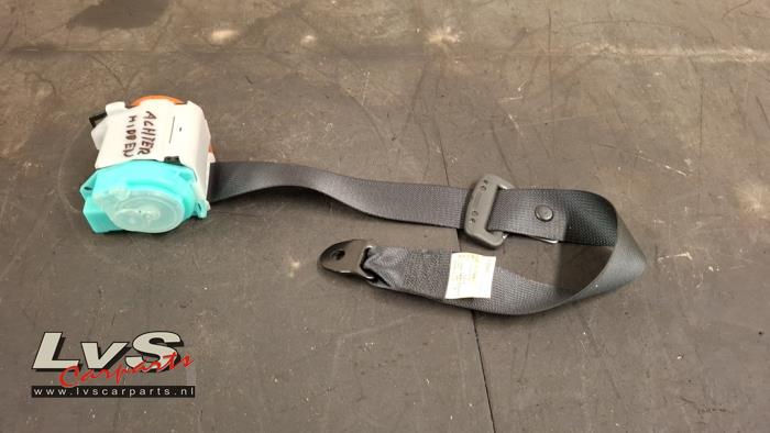 Nissan Qashqai Veiligheidsgordel midden-achter