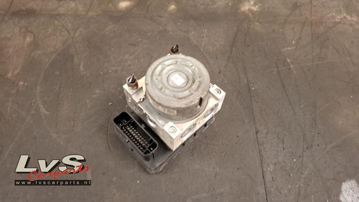 Peugeot 2008 ABS pump