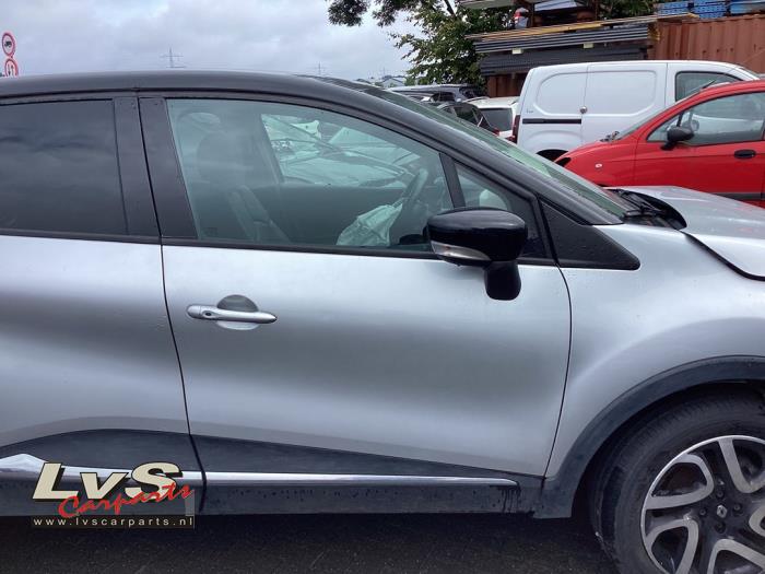 Renault Captur Front door 4-door, right