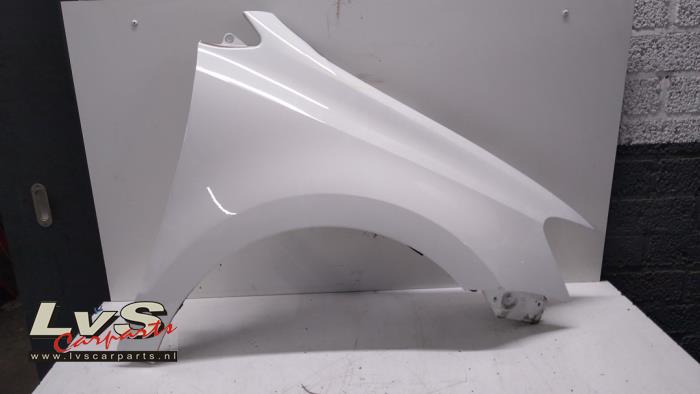 Volkswagen Polo Front wing, right