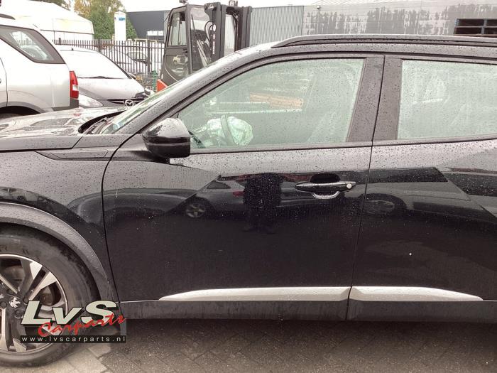 Peugeot 2008 Door 4-door, front left