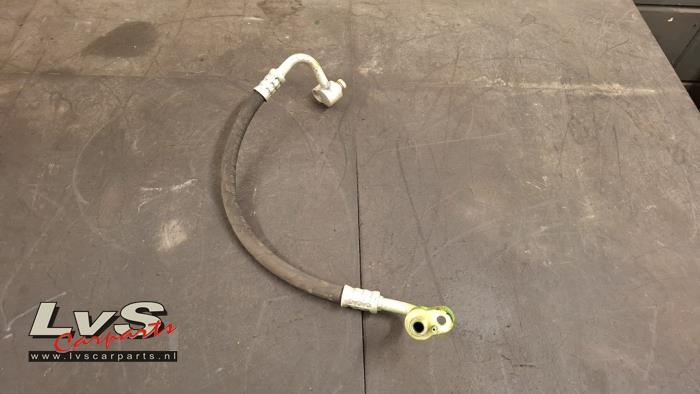 Volkswagen Polo Air conditioning line