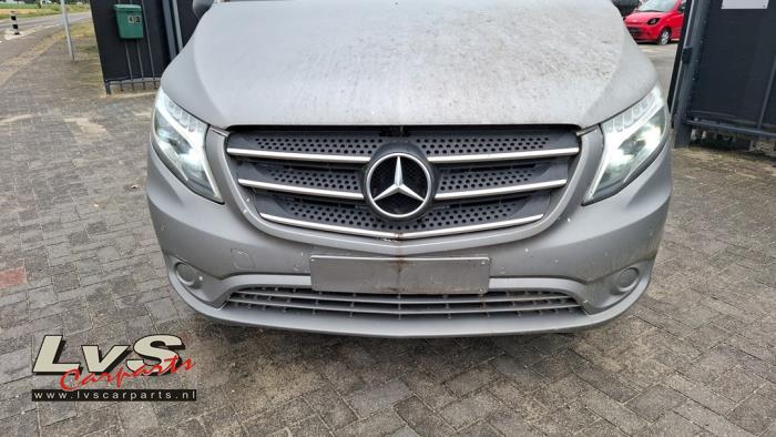 Mercedes Vito Partie avant complète