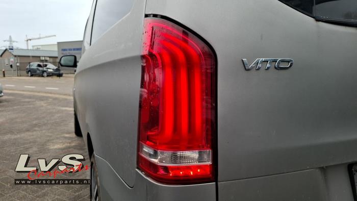 Mercedes Vito Feu arrière gauche