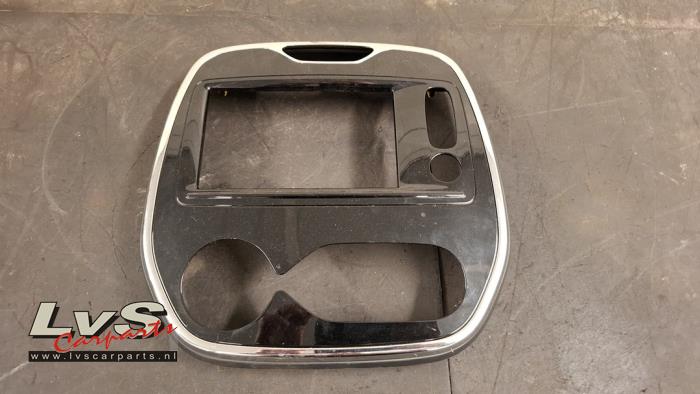 Renault Captur Radio omlijsting