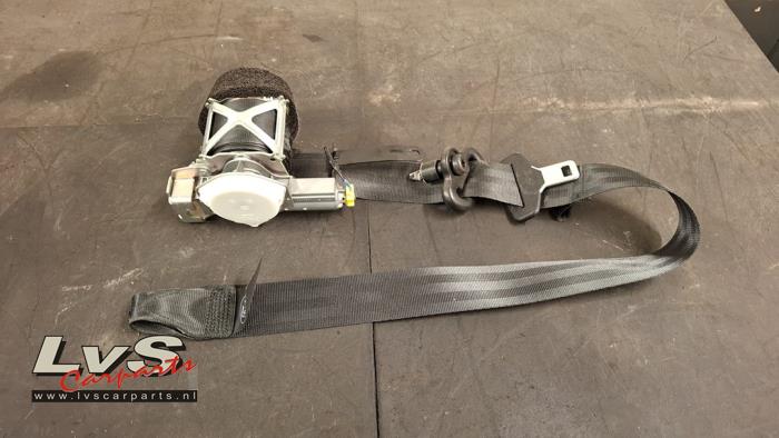 Ford Fiesta Gordelspanner links