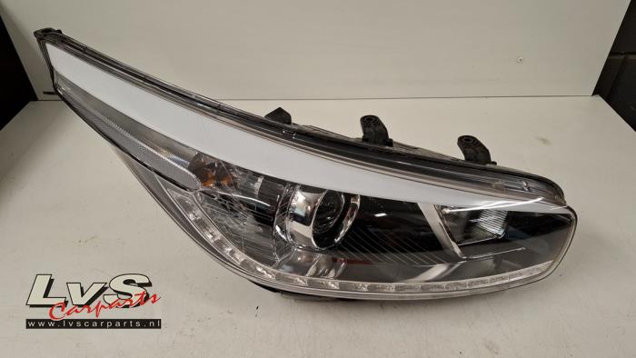 Kia Ceed Koplamp rechts