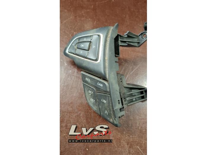 Ford Kuga Lenkradschalter