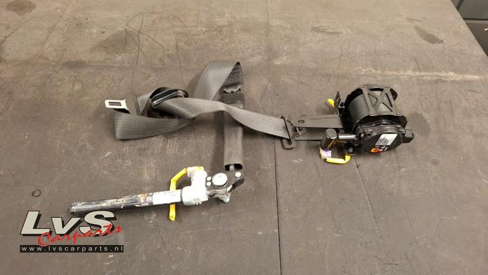 Opel Karl Gordelspanner rechts