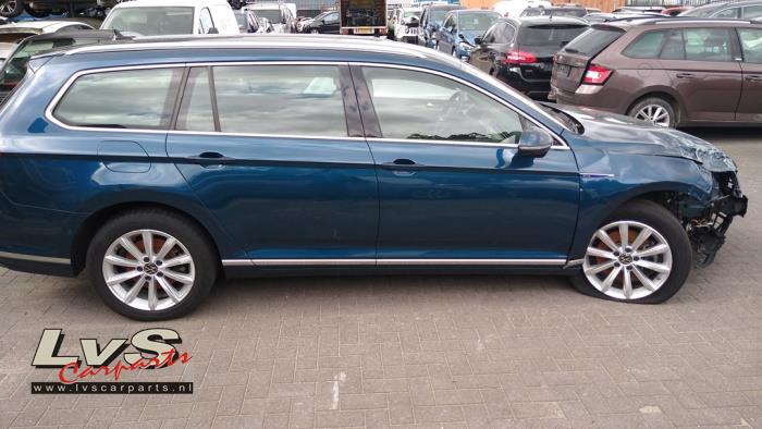 Volkswagen Passat Portier 4Deurs rechts-achter