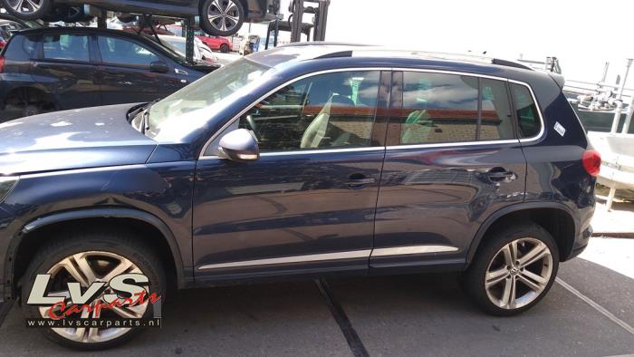 Volkswagen Tiguan Portier 4Deurs links-achter