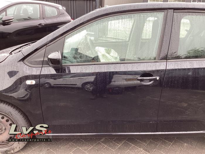 Volkswagen UP Door 4-door, front left