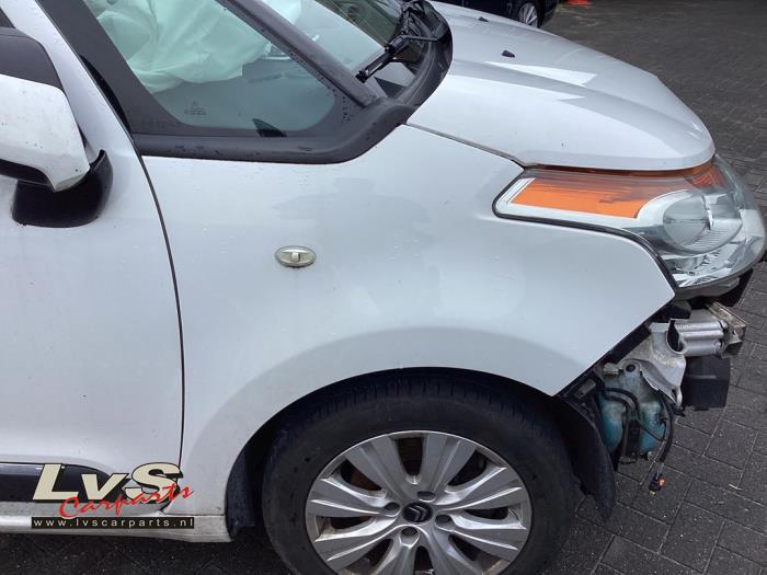 Citroen C3 Picasso Front wing, right