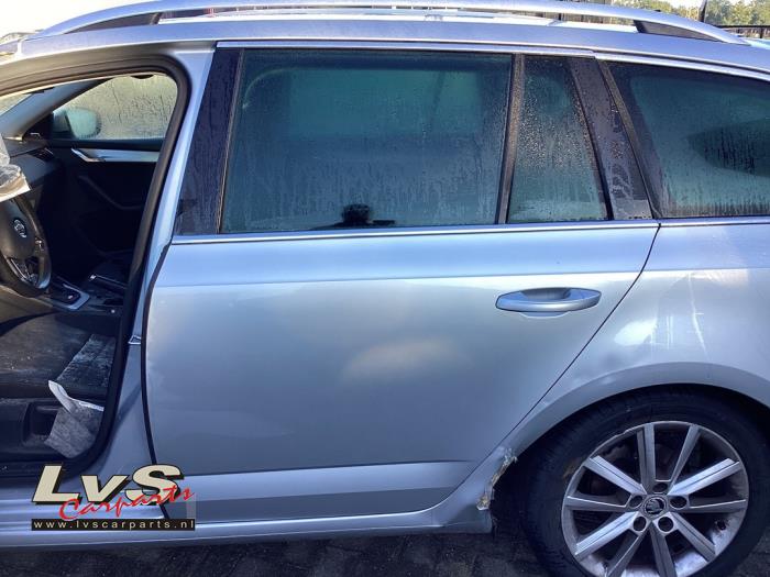 Skoda Octavia Portier 4Deurs links-achter