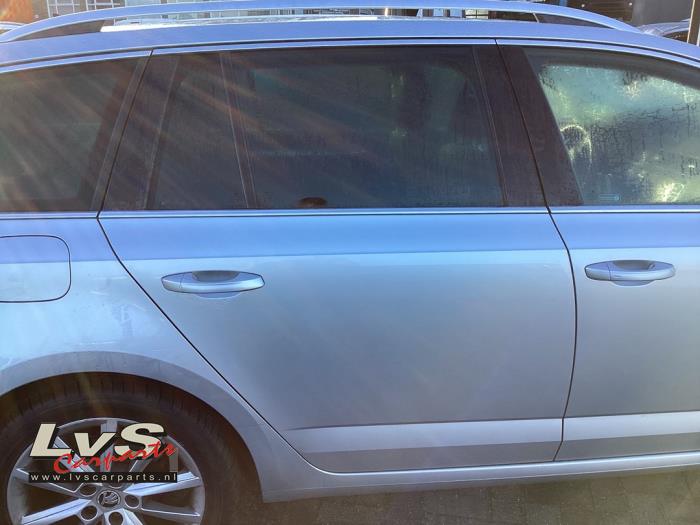 Skoda Octavia Portier 4Deurs rechts-achter