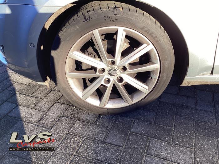 Skoda Octavia Velgen set + banden