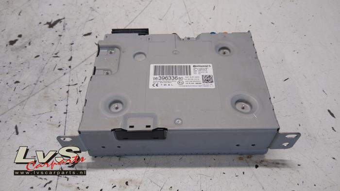 Opel Vivaro Multi-media control unit