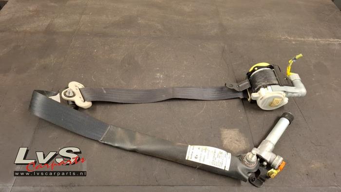 Mazda 3 Seatbelt tensioner, left