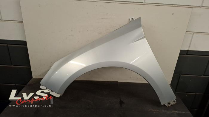 Ford Focus Front wing, left