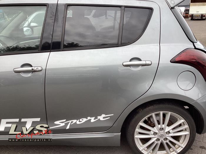 Suzuki Swift Portier 4Deurs links-achter