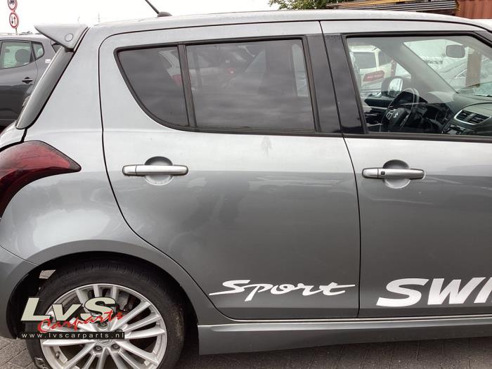 Suzuki Swift Portier 4Deurs rechts-achter