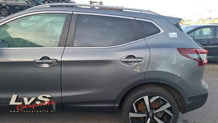 Nissan Qashqai Tür 4-türig links hinten